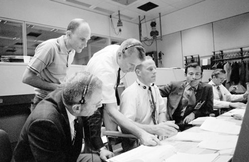 Apollo 13 team